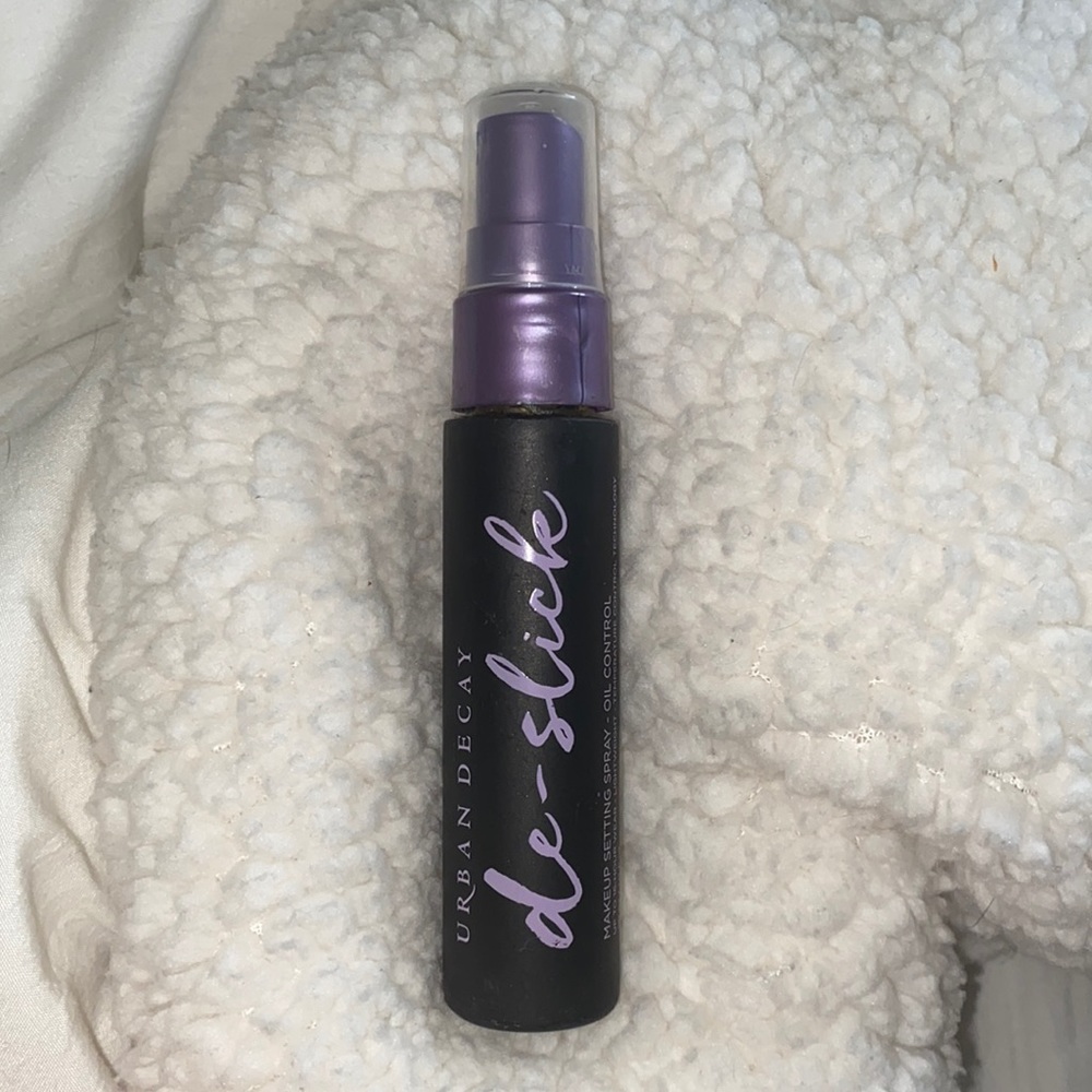Urban Decay De-Slick Makeup Setting Spray